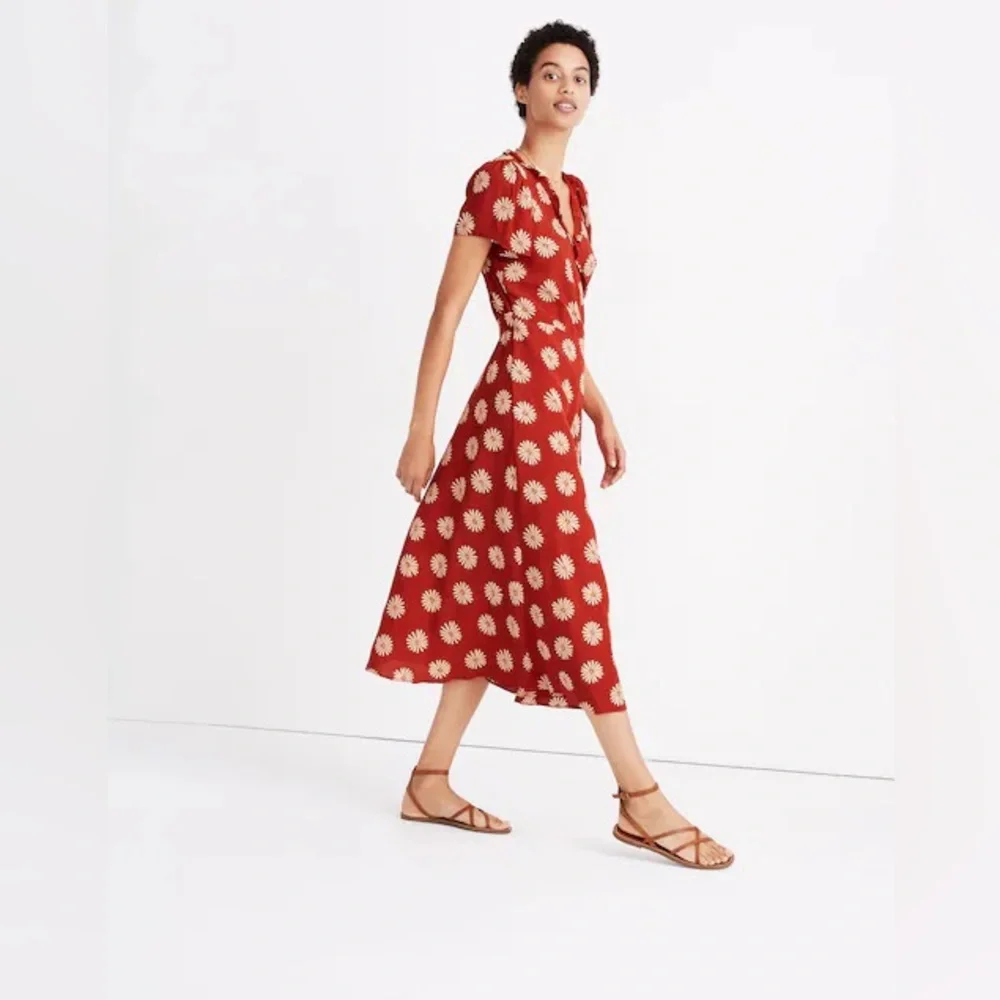 Madewell Ruffle-Edge Midi Wrap Dress in Daisy Daydream - Picture 2 of 9
